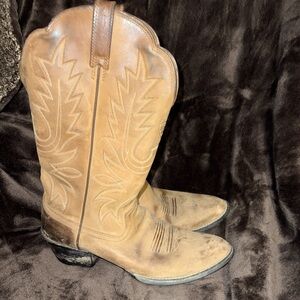 Ariat women’s size 8 western boots